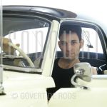 13-05-1978 Robert Gordon at studio in Amsterdam.

[keywords]Posed, Headshot, Eyecontact, Car[/keywords]